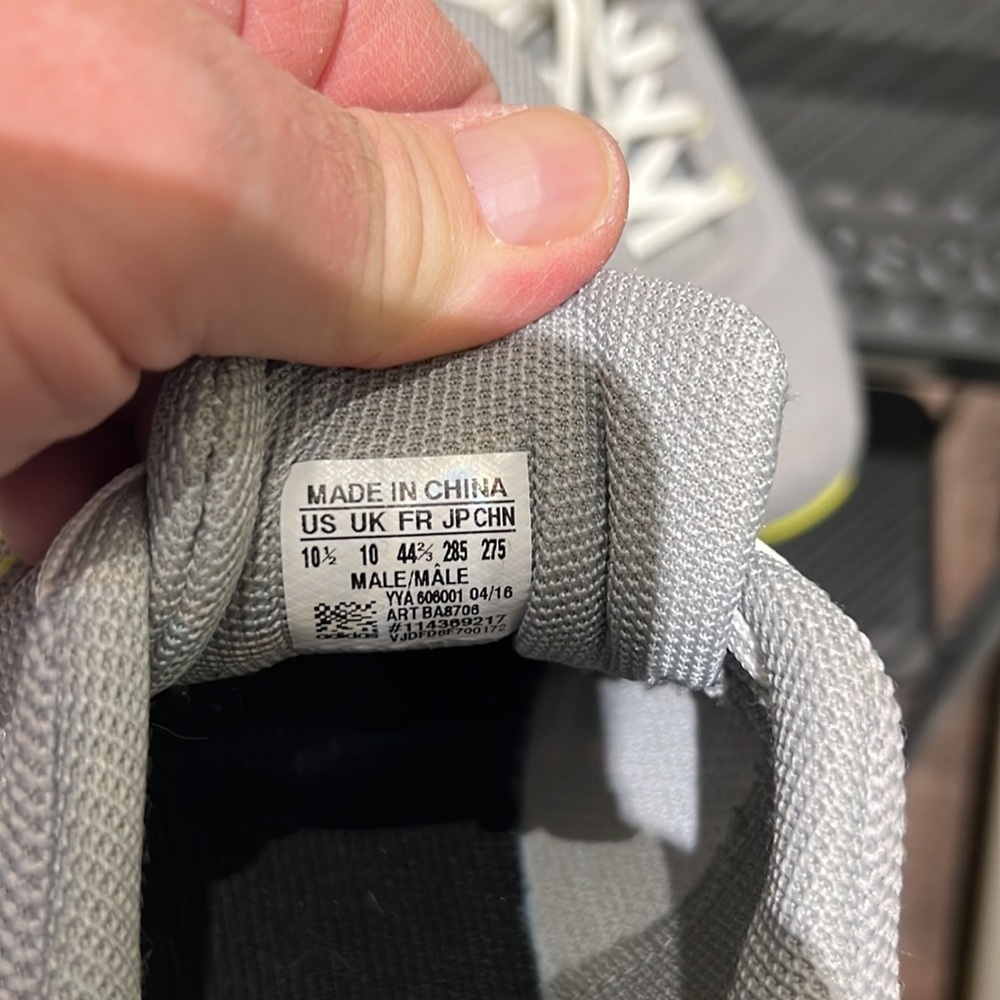 Running shoes - Picture 4 of 5